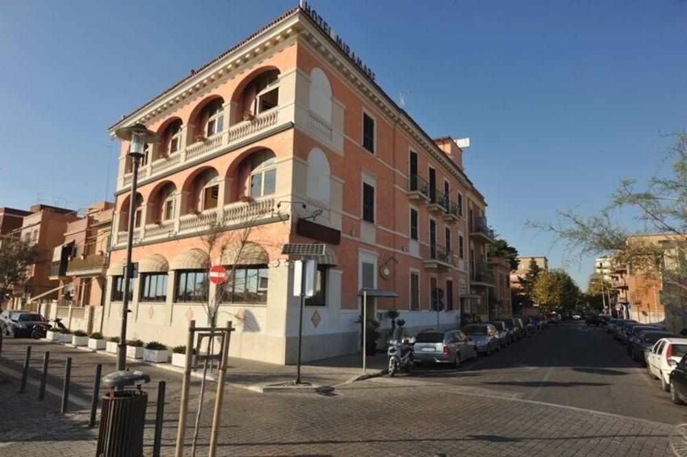 Hotel Miramare Ladispoli Esterno foto
