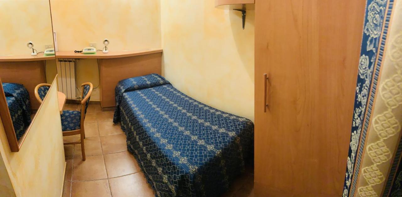 Hotel Miramare Ladispoli Esterno foto