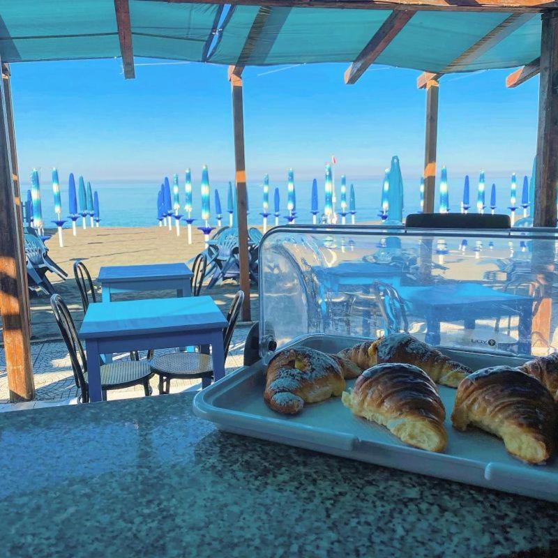 Hotel Miramare Ladispoli Esterno foto