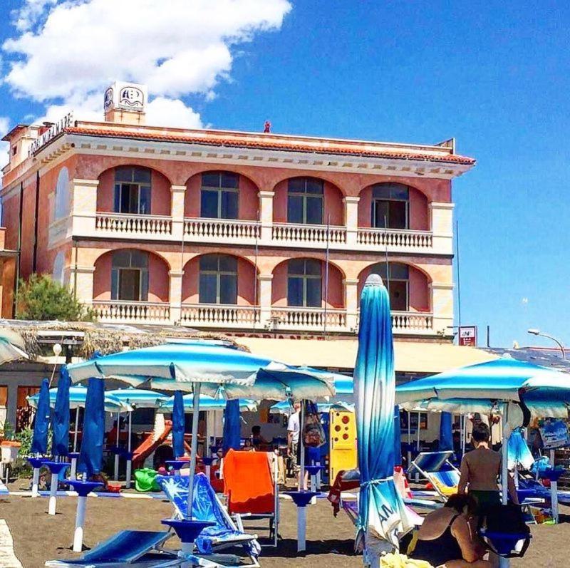 Hotel Miramare Ladispoli Esterno foto