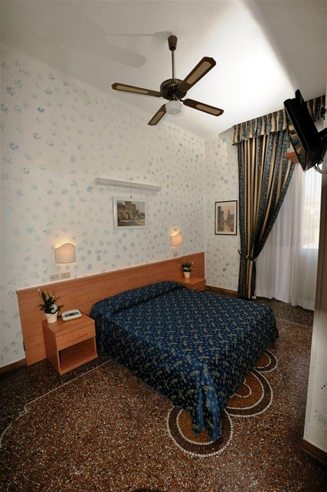 Hotel Miramare Ladispoli Esterno foto