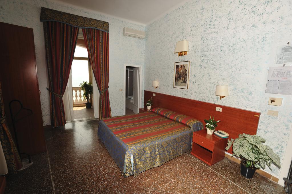 Hotel Miramare Ladispoli Esterno foto