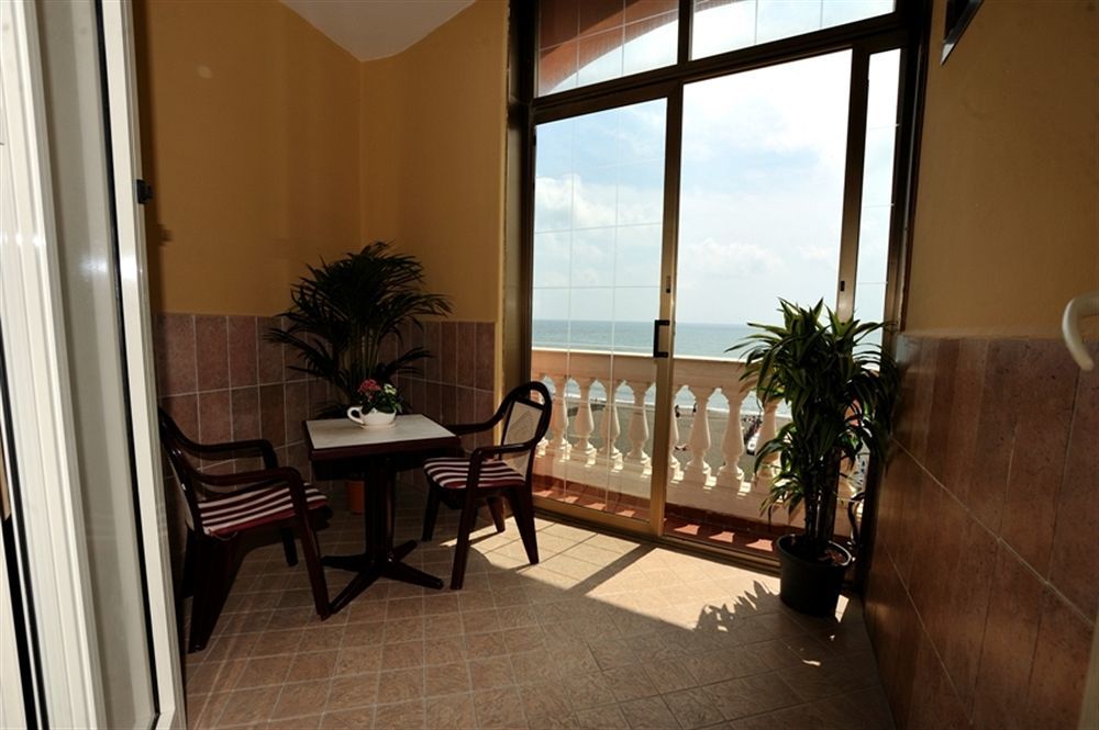 Hotel Miramare Ladispoli Esterno foto