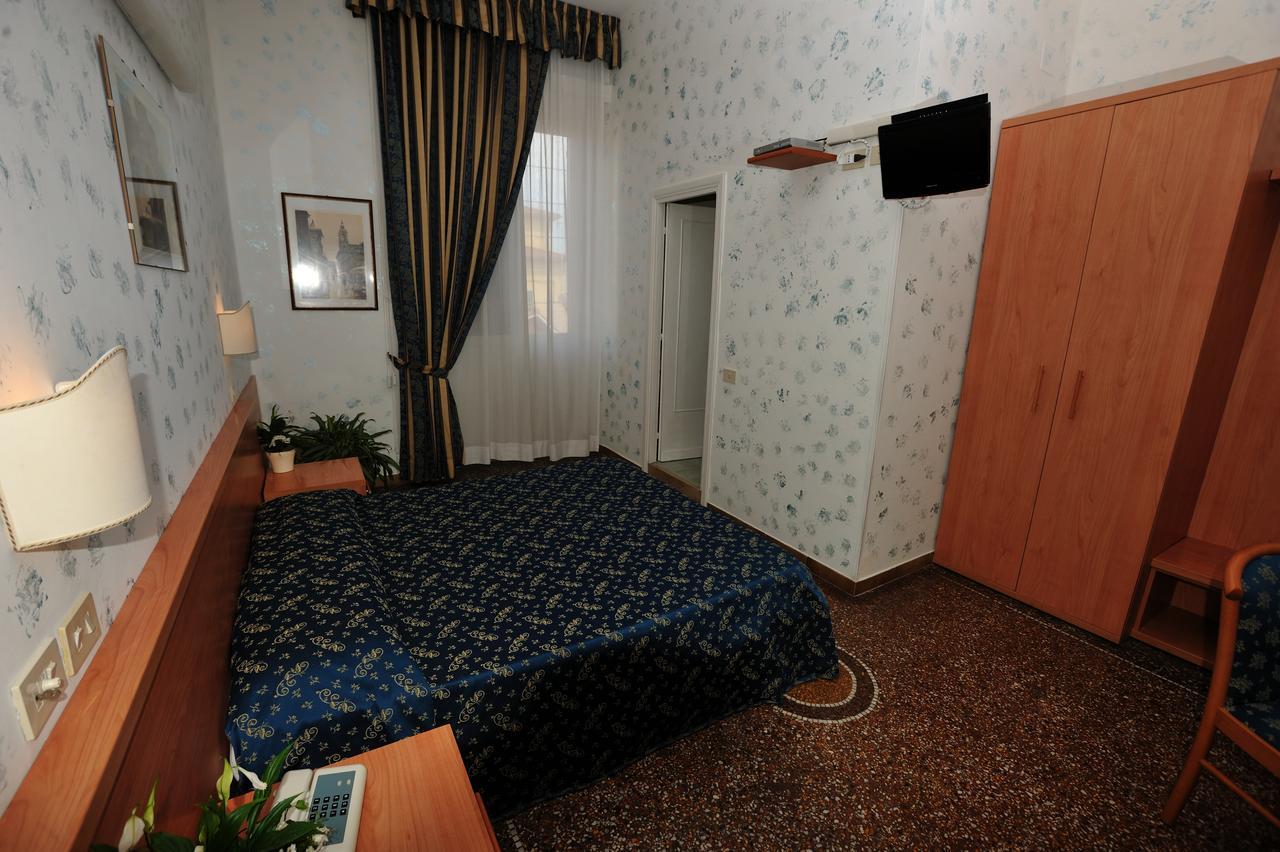 Hotel Miramare Ladispoli Esterno foto