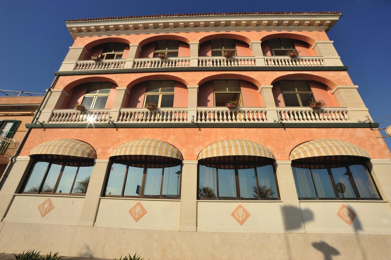 Hotel Miramare Ladispoli Esterno foto